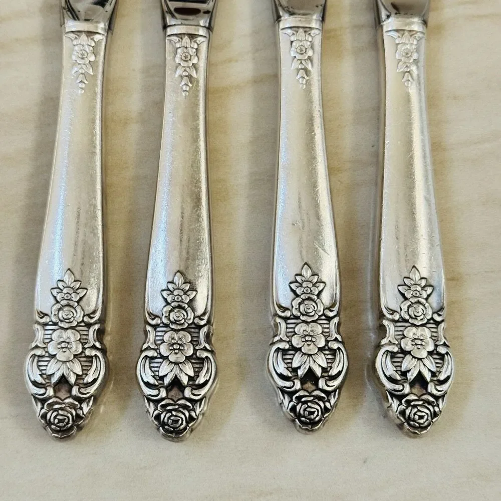 4pc ONEIDA Distinction Silverplate Dinner Knives Hollow HDL Prestige Plate 1951